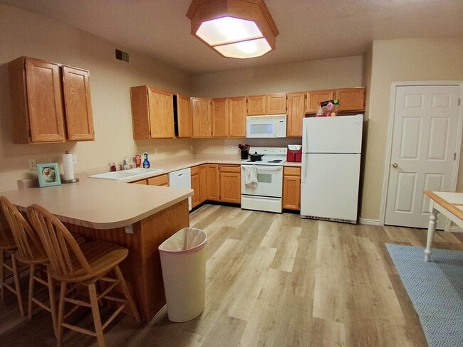 Foto del edificio - 504 N Seven Peaks Blvd