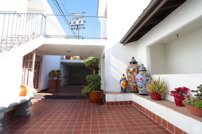 Foto del edificio - 147 Avenida Serra