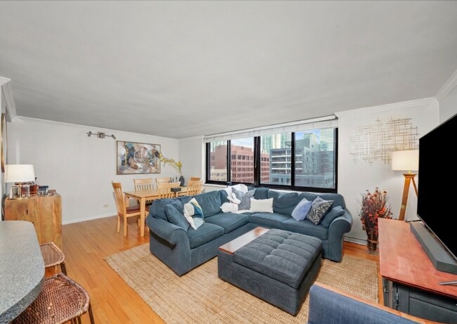 Foto del edificio - 1221 N Dearborn St