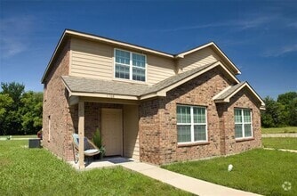 Building Photo - 1708 S Waco St