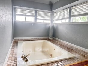 Building Photo - 12923 Skymeadow Dr