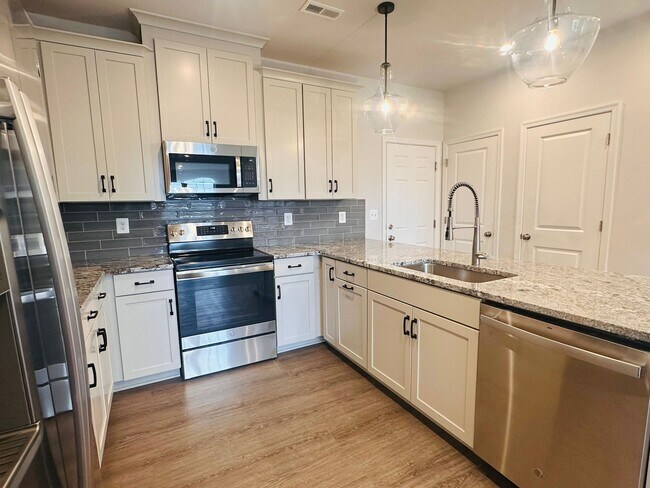 Building Photo - 13335 Coalfield Station Ln