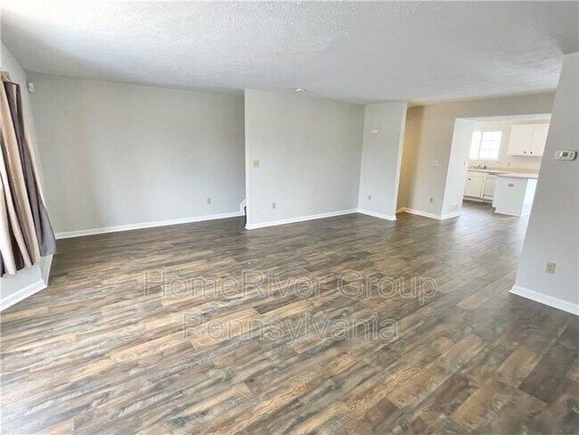 Foto del edificio - 1104 Wingate Dr