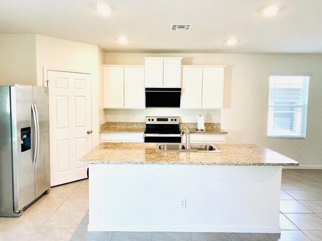 Foto del edificio - 9732 Starboard Dr