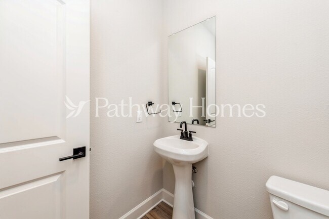 Building Photo - 601 Brookside Dr