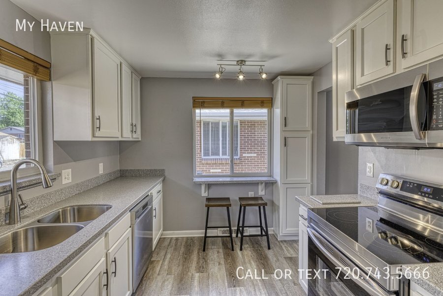 Primary Photo - Renovated 3 bedroom close to the best of E...