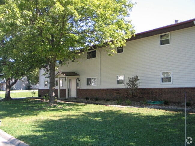 Building Photo - 1008 Charlotte Dr