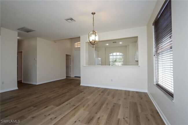 Foto del edificio - 11204 Lakeland Cir