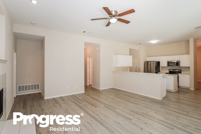 Building Photo - 240 Creekview Dr