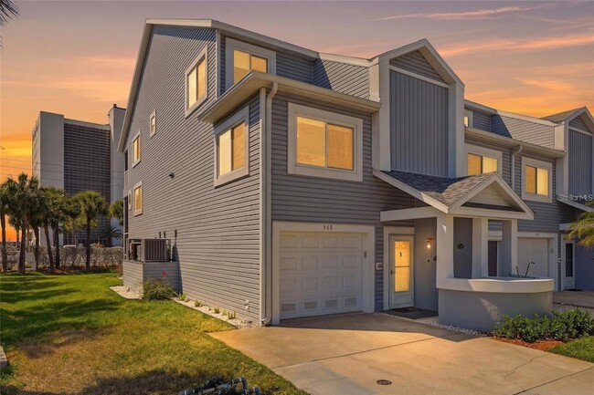 Building Photo - 900 Harbour House Dr