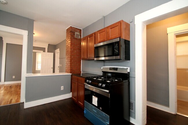 Building Photo - 205 Dover