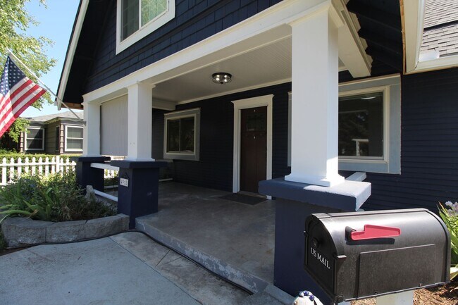 Building Photo - 4918 N. Madison St. Spokane, WA 99205 - Nu...