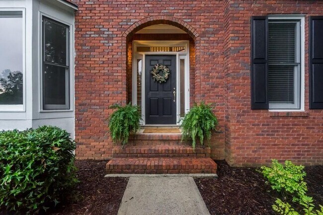 Foto del edificio - 802 Satinwood Pl