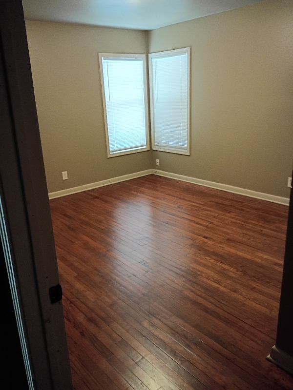 Building Photo - 722 E Cornelia Cir