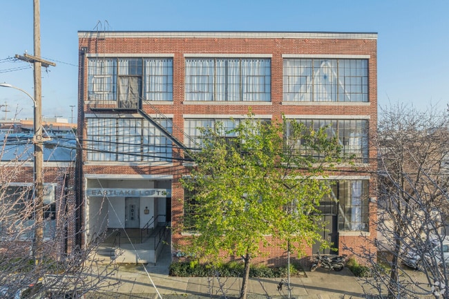 Building Photo - 1018 4th Ave