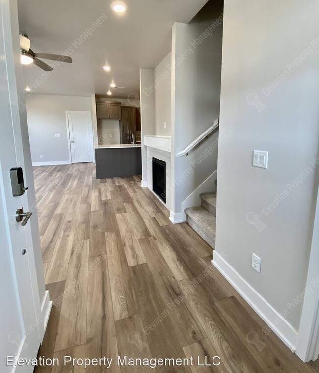 Building Photo - 3 br, 2.5 bath House - 3035 NE Red Jasper ...