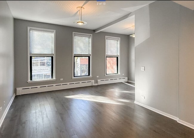 Building Photo - 1509 N Wells St