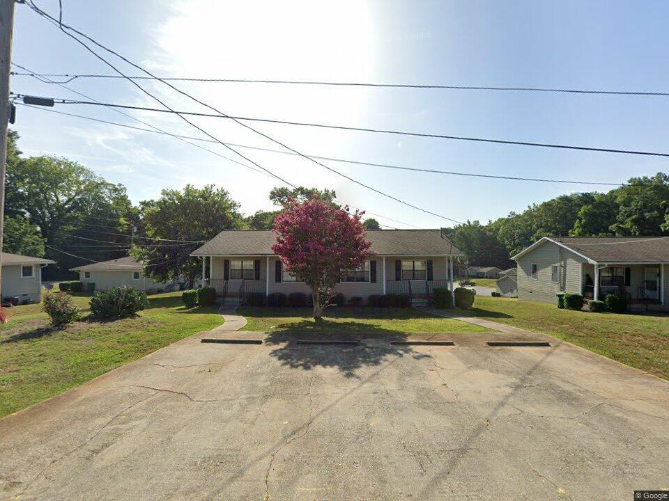 Building Photo - 203 Cobb St