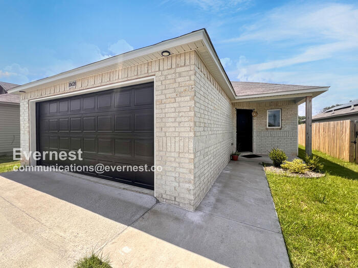 Foto principal - 10420 Debbie Dr