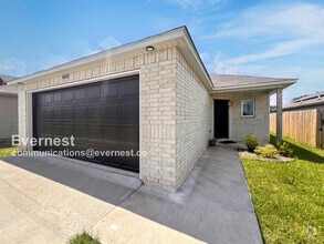 Building Photo - 10420 Debbie Dr