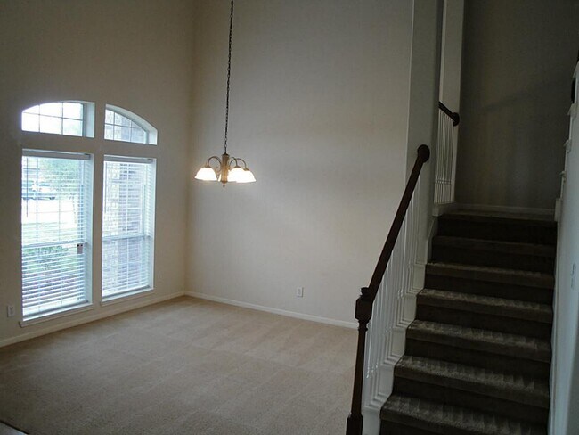 Foto del edificio - 16906 Shoal Park Dr