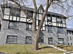 Building Photo - 34 Heydon Park Rd