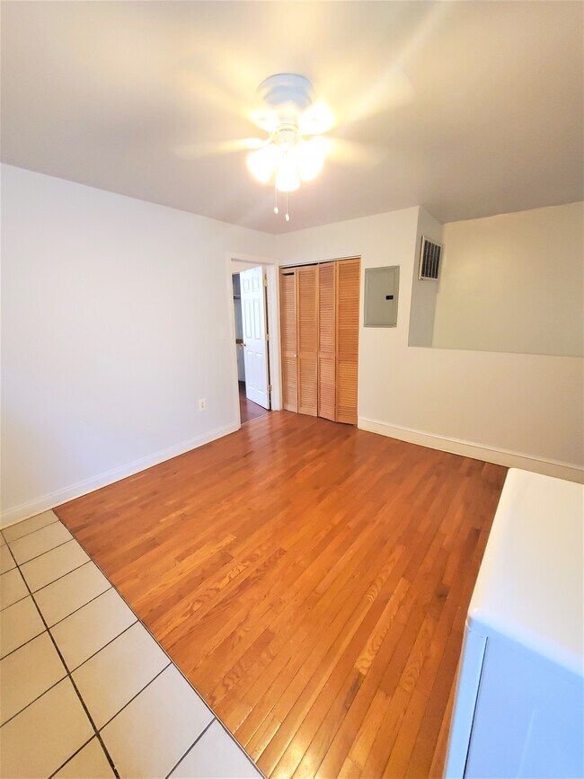 Foto del edificio - 1525 Cecil B Moore Ave