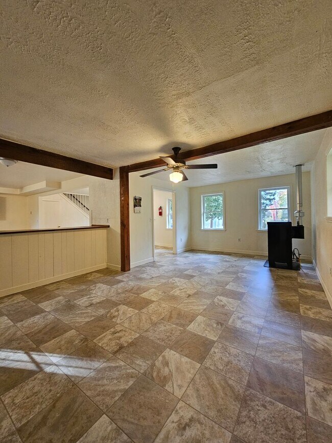 Foto del edificio - 13701 Mt Olivet Rd