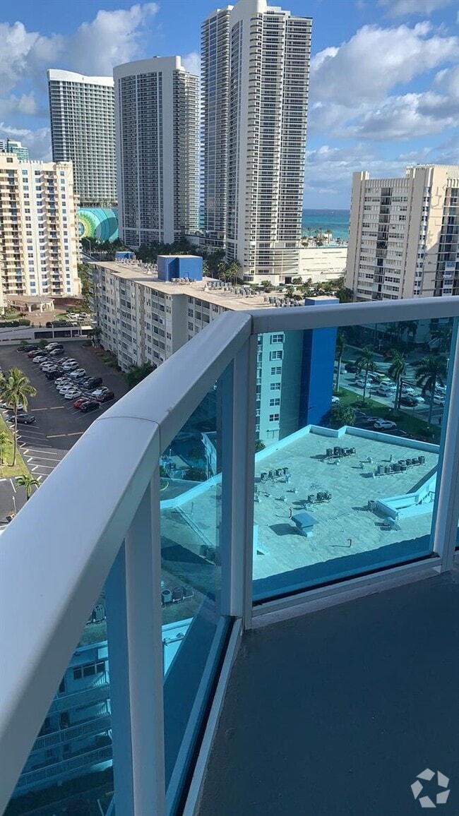 Building Photo - 1945 S Ocean Dr