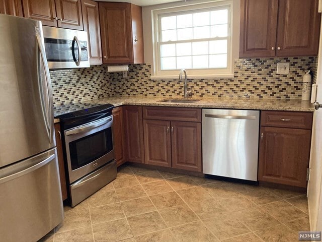 Building Photo - 355 Broad St