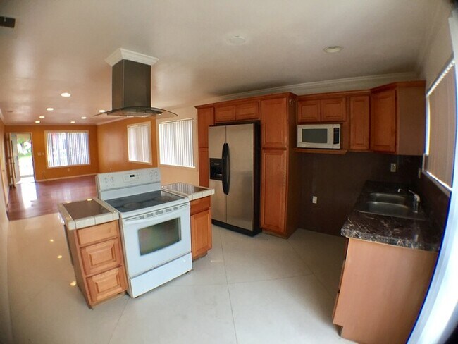 Building Photo - 5833 Old Memory Ln