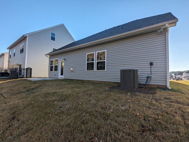 Building Photo - Room in Single Family Home on Kennerly Ctr Dr