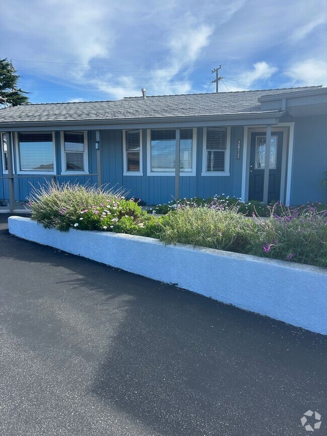 Building Photo - 2077 Ironwood Ave