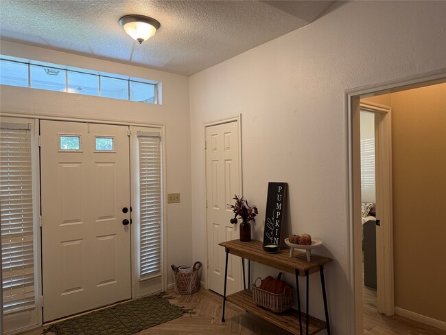 Foto del edificio - 2909 Linda Dr