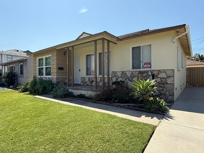 Photo - 6008 GREENMEADOW RD House