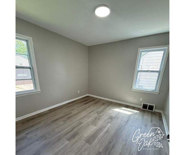 Foto del edificio - 12817 Oakview Blvd