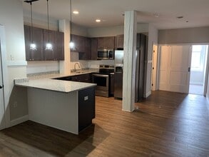 Building Photo - 238 N George St