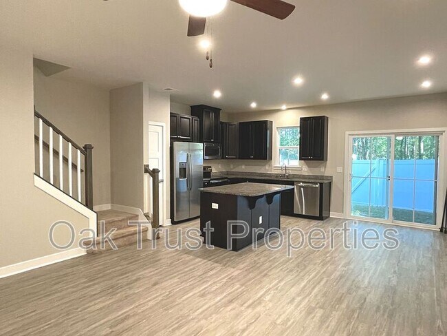 Building Photo - 407 Grand Palm Lane