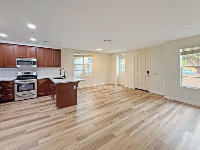 Building Photo - Modern Townhome in Otay Ranch – 3BR/2.5BA ...