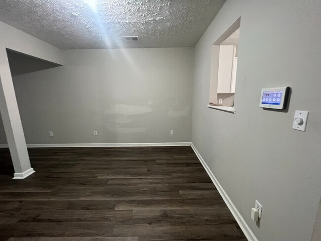 Building Photo - Room in Townhome on Waldrop Ln