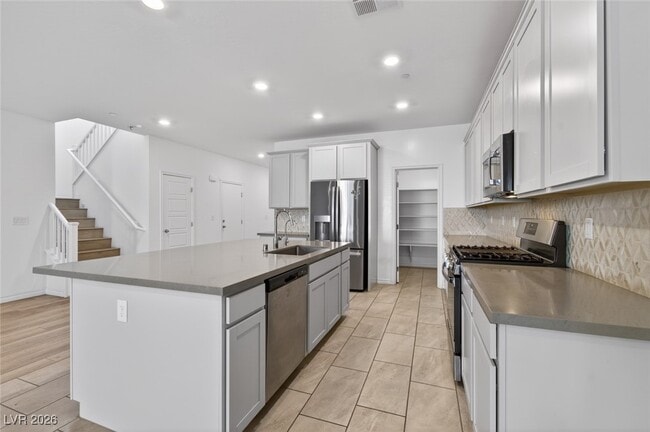 Foto del edificio - 238 Polaris Ridge Ave