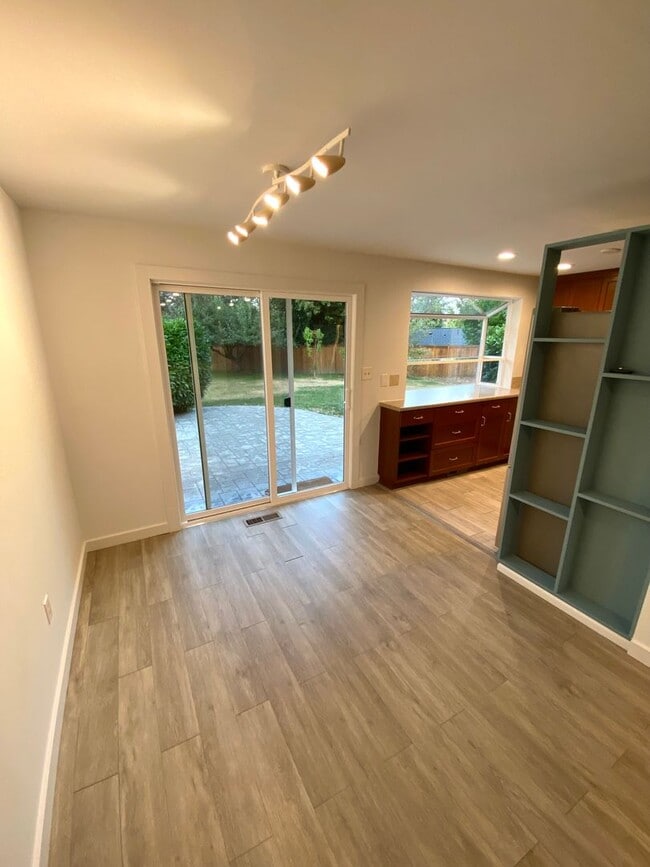 Building Photo - 3bd/1ba House in Bellevue