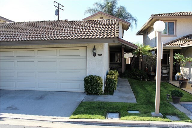 Primary Photo - 132 Oak Forest Cir