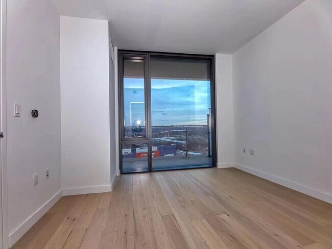 Foto del edificio - 131-01 40th Rd