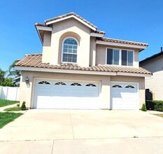 Building Photo - 5635 Delacroix Way