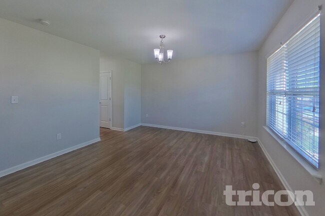 Foto del edificio - 2641 Cider Ridge Rd