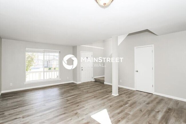 Foto del edificio - 4 Bedroom Pet-Friendly Home in SPANAWAY, WA with Main Street Renewal