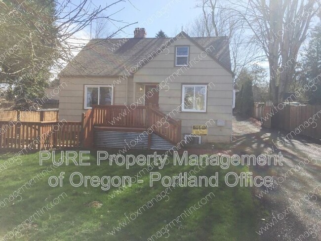 Building Photo - 6320 NE Simpson St