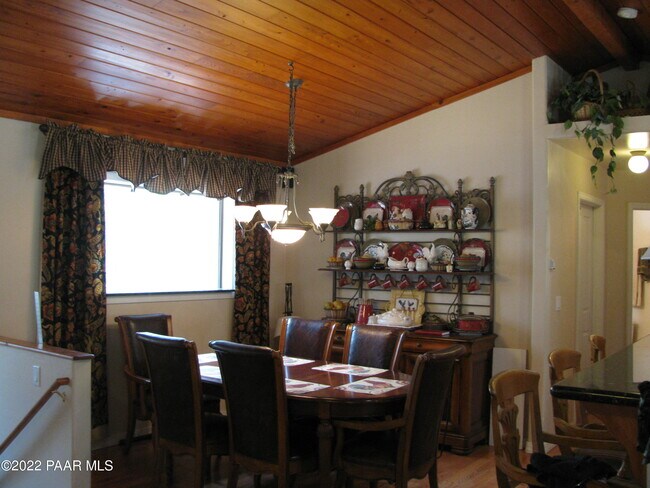 Foto del edificio - 4541 Risky Rd