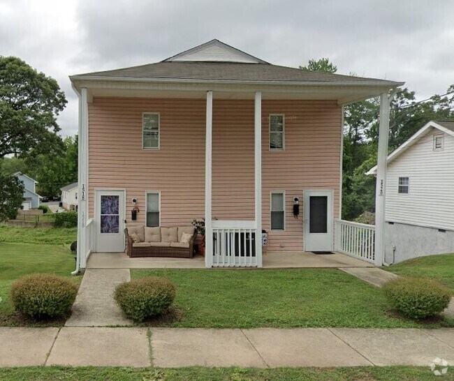 Kimberly Gateway Commons Apartments under 3,000 WinstonSalem, NC